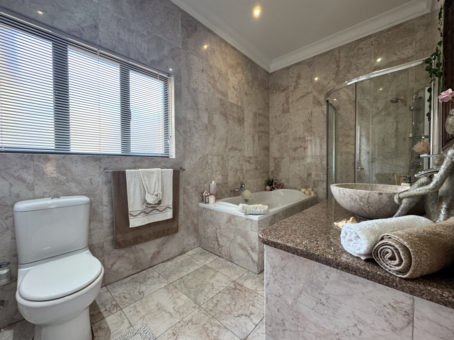 4 Bedroom Property for Sale in Wilkoppies North West